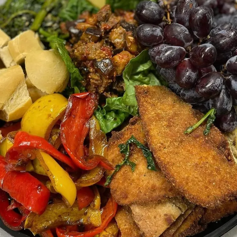Fresh Antipasto Salad: A Delicious Italian Appetizer